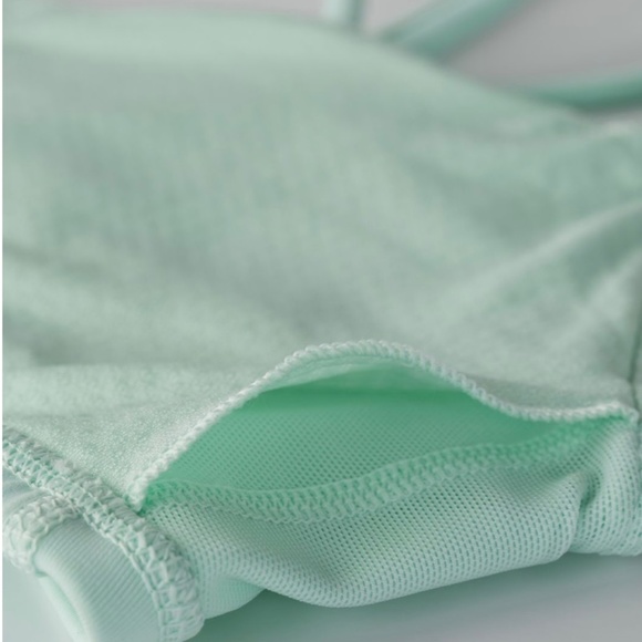 Size 6 Lululemon Free to Be Bra in Sea Mist - Picture 4 of 7